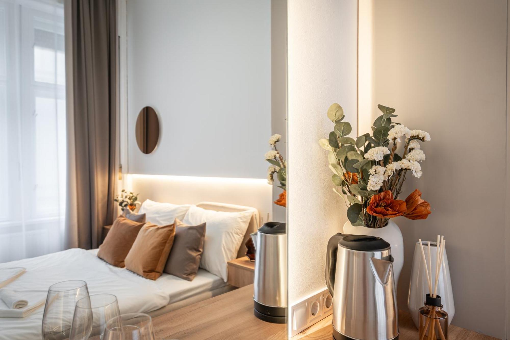 You Boutique Suites, Best Location By Bqa Budapest Exterior photo